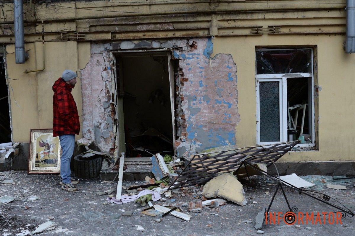 Рятувальники, медики, поліція та газовики: що відомо про вибух у будинку на Кониського у Дніпрі 6