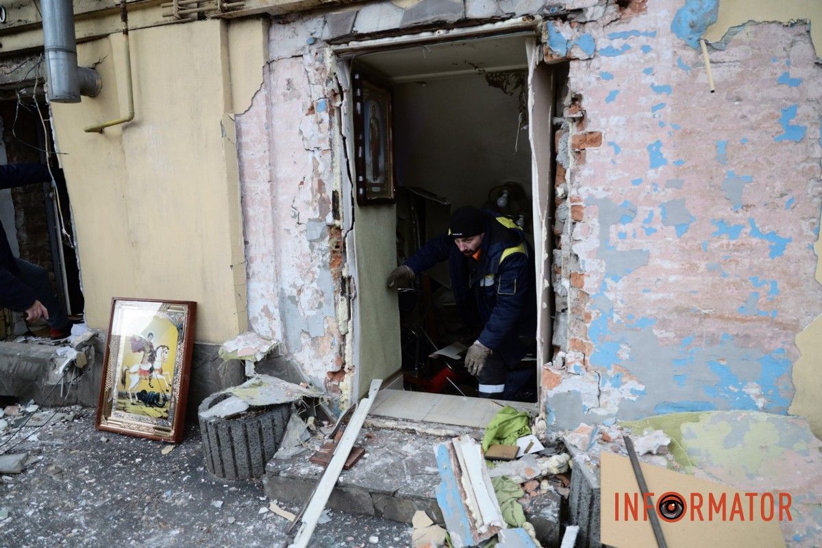 Рятувальники, медики, поліція та газовики: що відомо про вибух у будинку на Кониського у Дніпрі 2