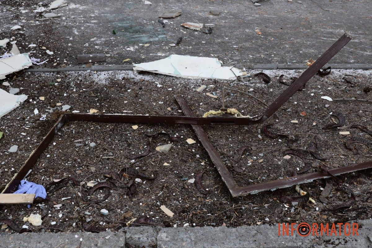 Рятувальники, медики, поліція та газовики: що відомо про вибух у будинку на Кониського у Дніпрі 13