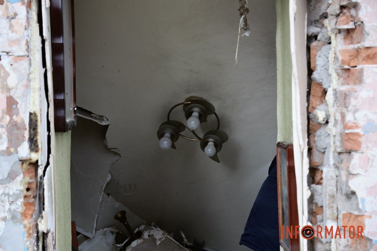 Рятувальники, медики, поліція та газовики: що відомо про вибух у будинку на Кониського у Дніпрі 12