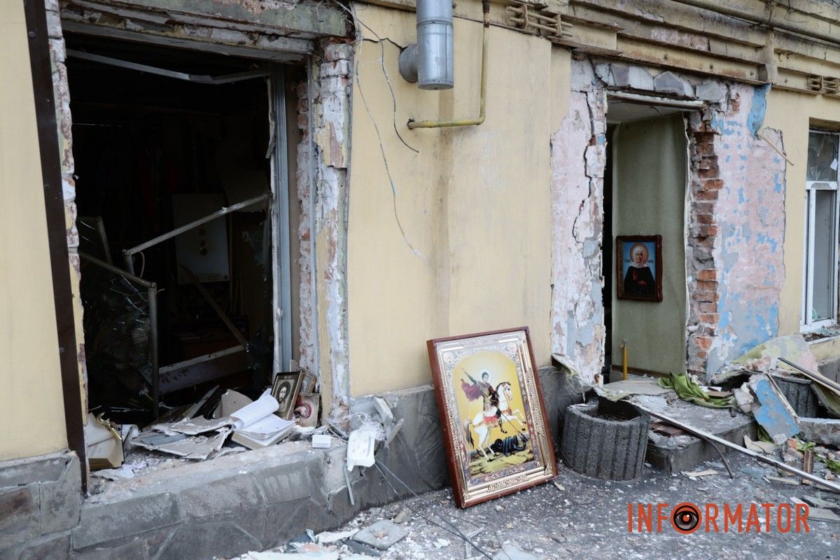 Рятувальники, медики, поліція та газовики: що відомо про вибух у будинку на Кониського у Дніпрі 11