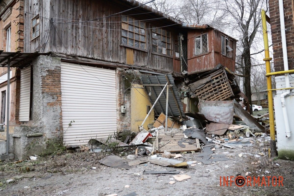 Рятувальники, медики, поліція та газовики: що відомо про вибух у будинку на Кониського у Дніпрі 10