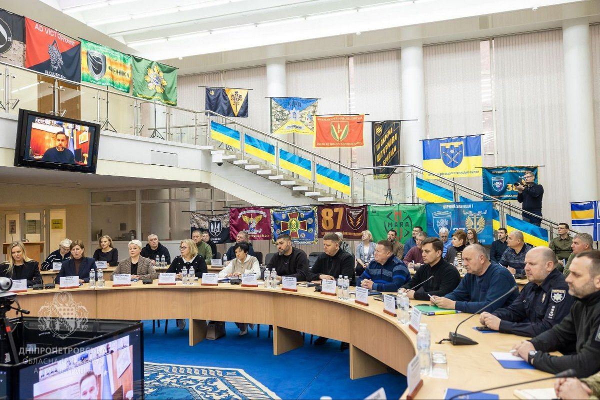 Новий начальник Дніпропетровської ОВА – Олександр Ганжа Нового очільника Дніпропетровської ОВА Олександра Ганжу представив заступник керівника Офісу Президента Віктор Микита 1