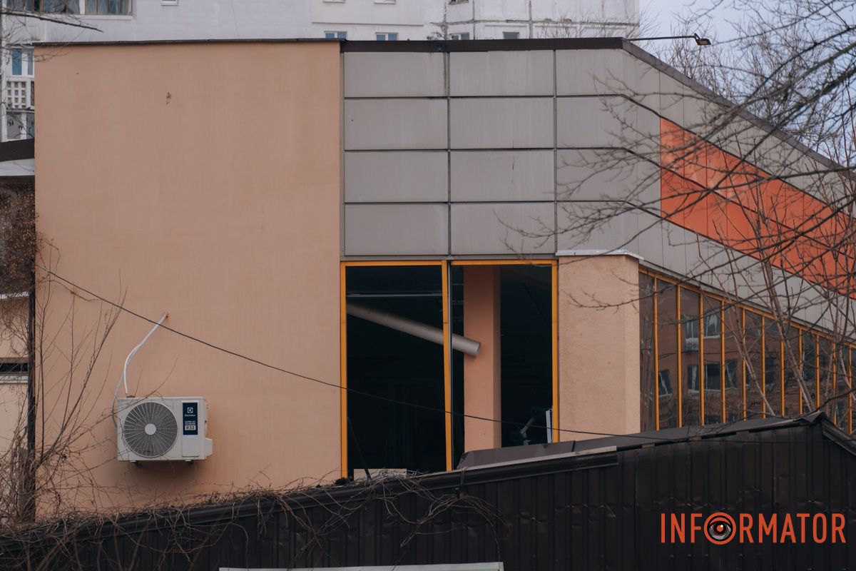 Вибиті вікна в магазині