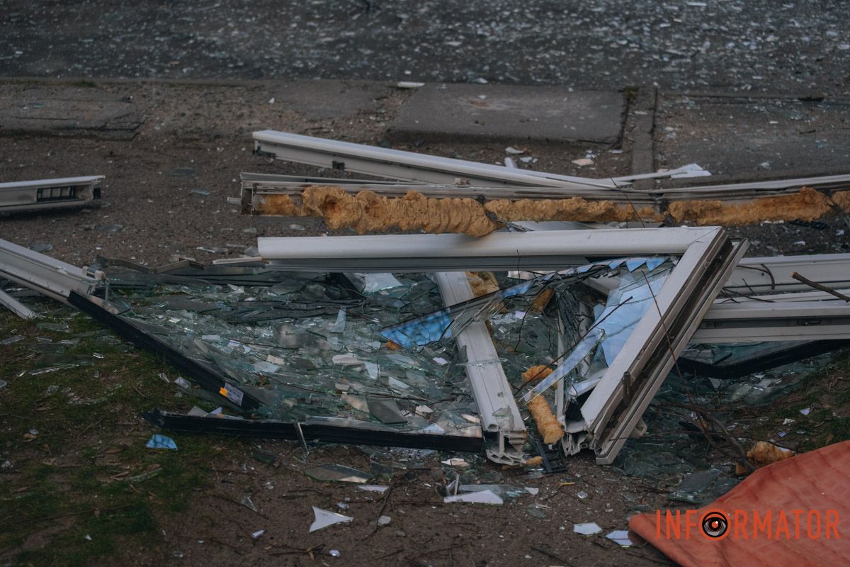 Пошкоджені віконні рами