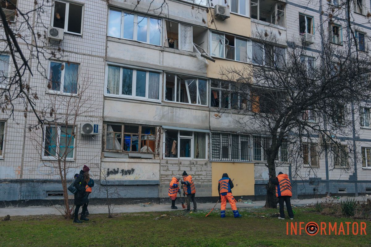 Зранку робота у комунальних служб "кипить"