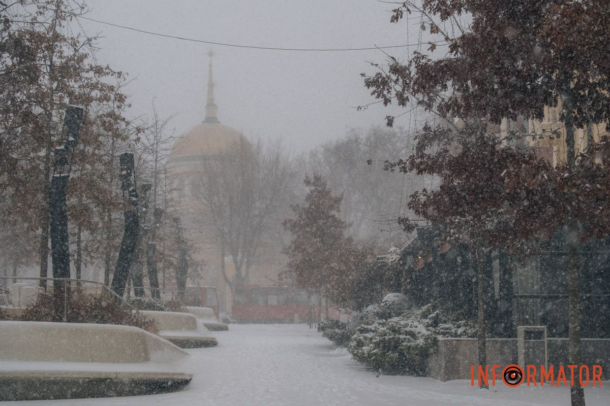Можна ставити на "шпалери" в телефоні