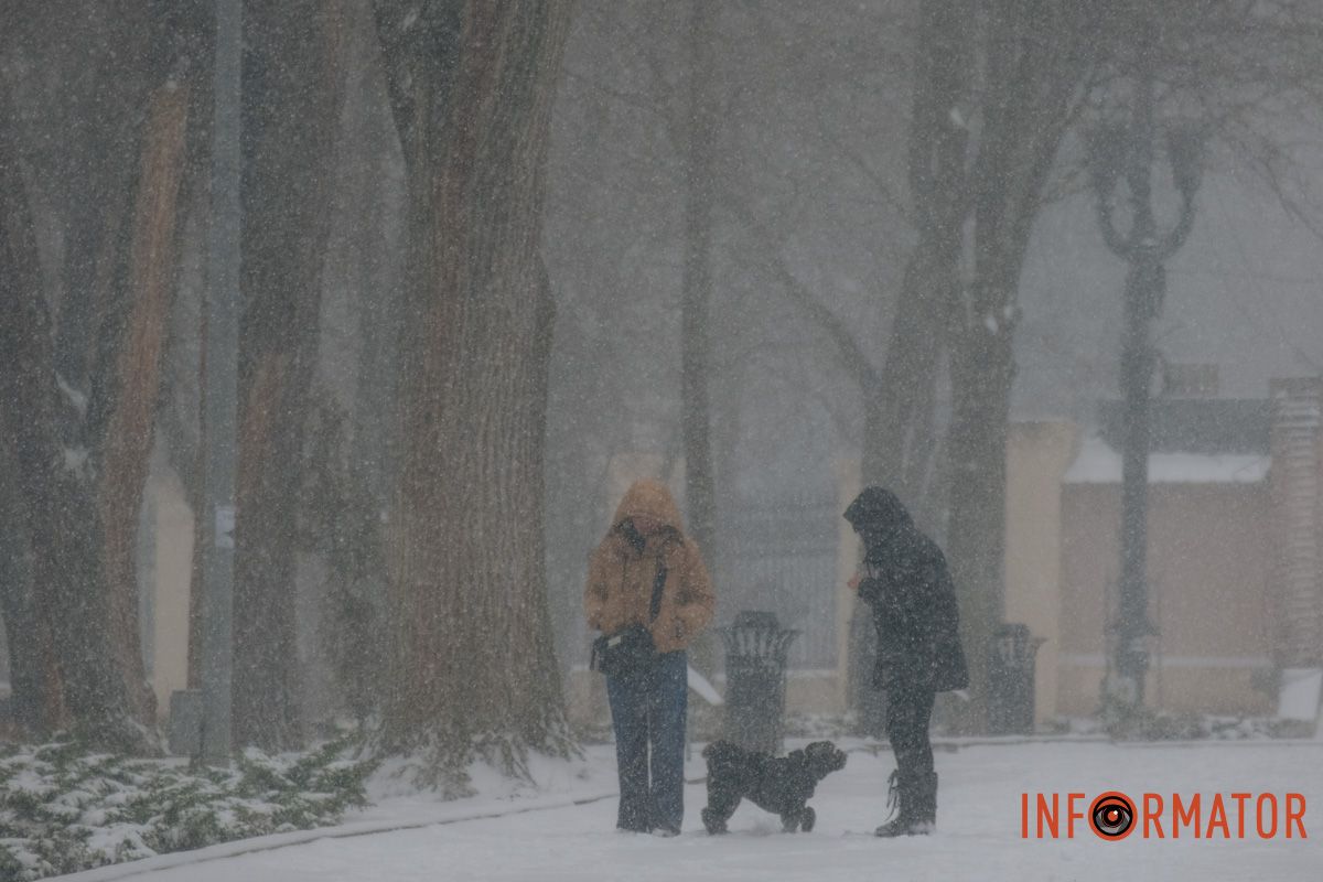 Дніпро на очах перетворився на справжню зимову казку