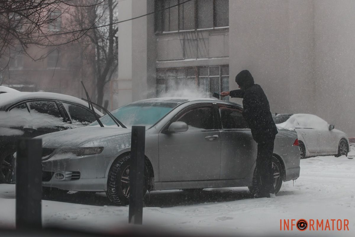 Водіїям варто по можливості утриматися від поїздок на власному автомобілі Водіїям варто по можливості утриматися від поїздок на власному автомобілі