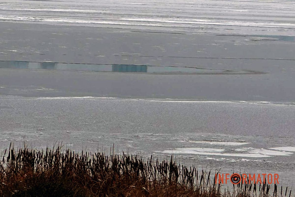 Фахівці нагадують, що виходити на лід небезпечно, навіть якщо він виглядає міцним