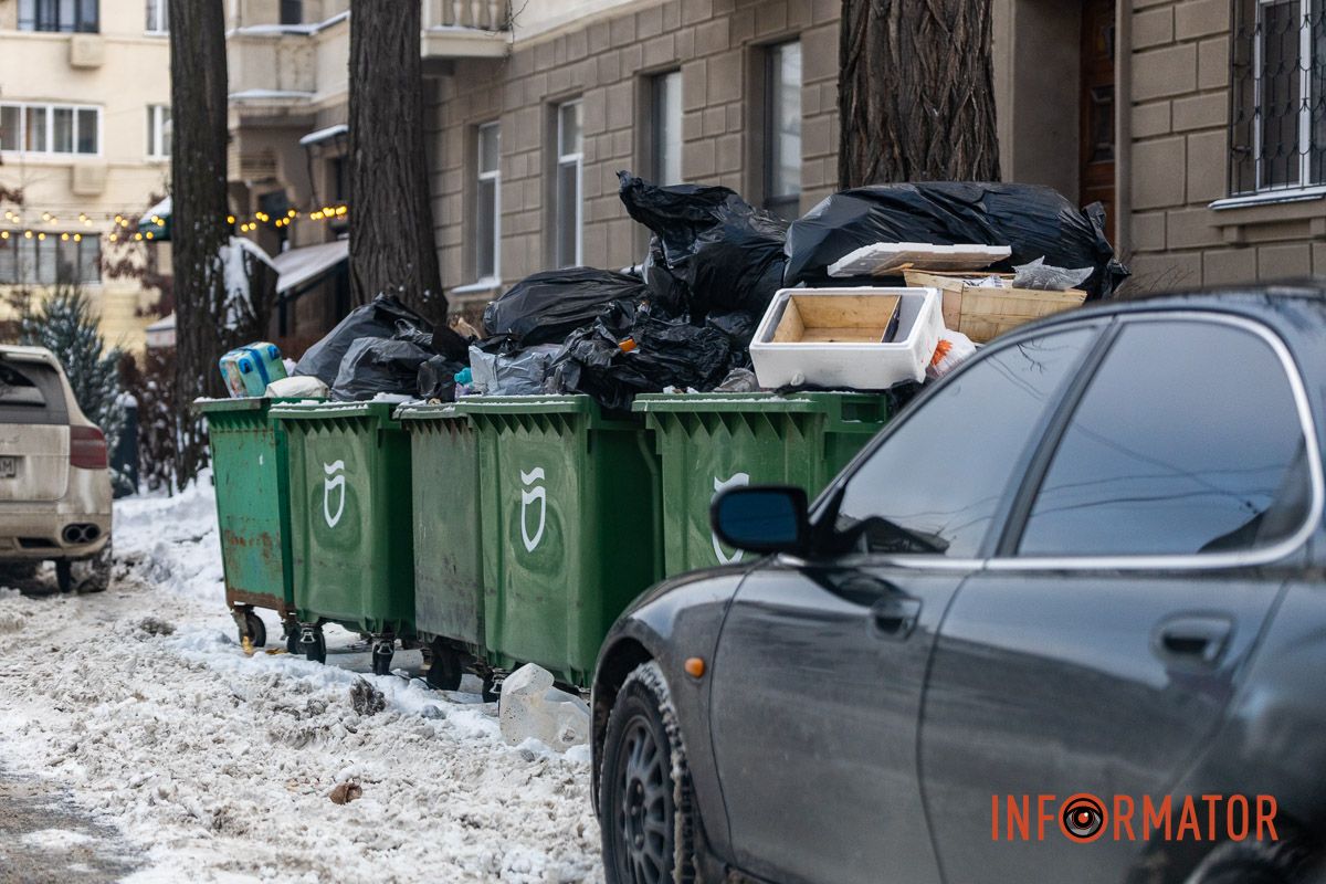 Сміття на вулиці Івана Акінфієва