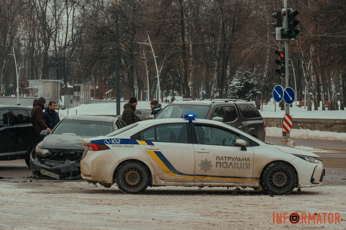 Сюди приїхали правоохоронці