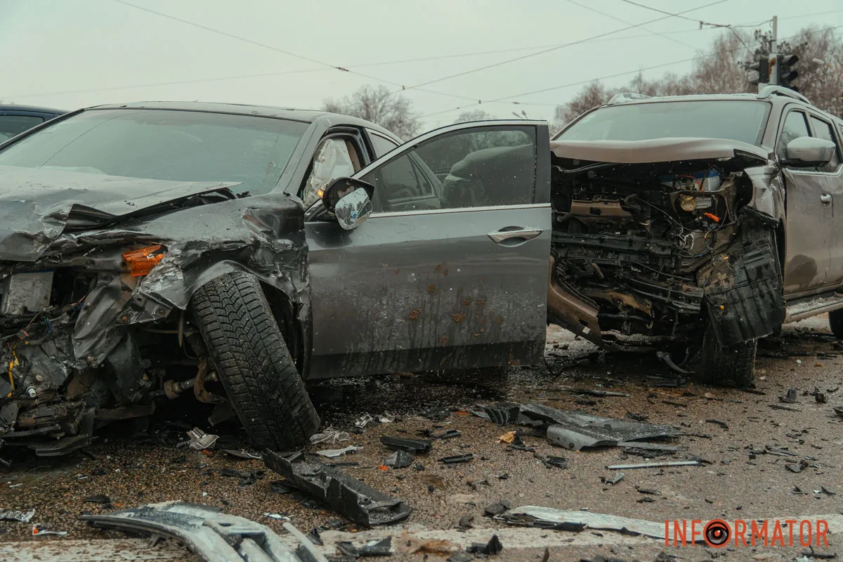 Автомобілі без проблем можуть об'їхати місце зіткнення