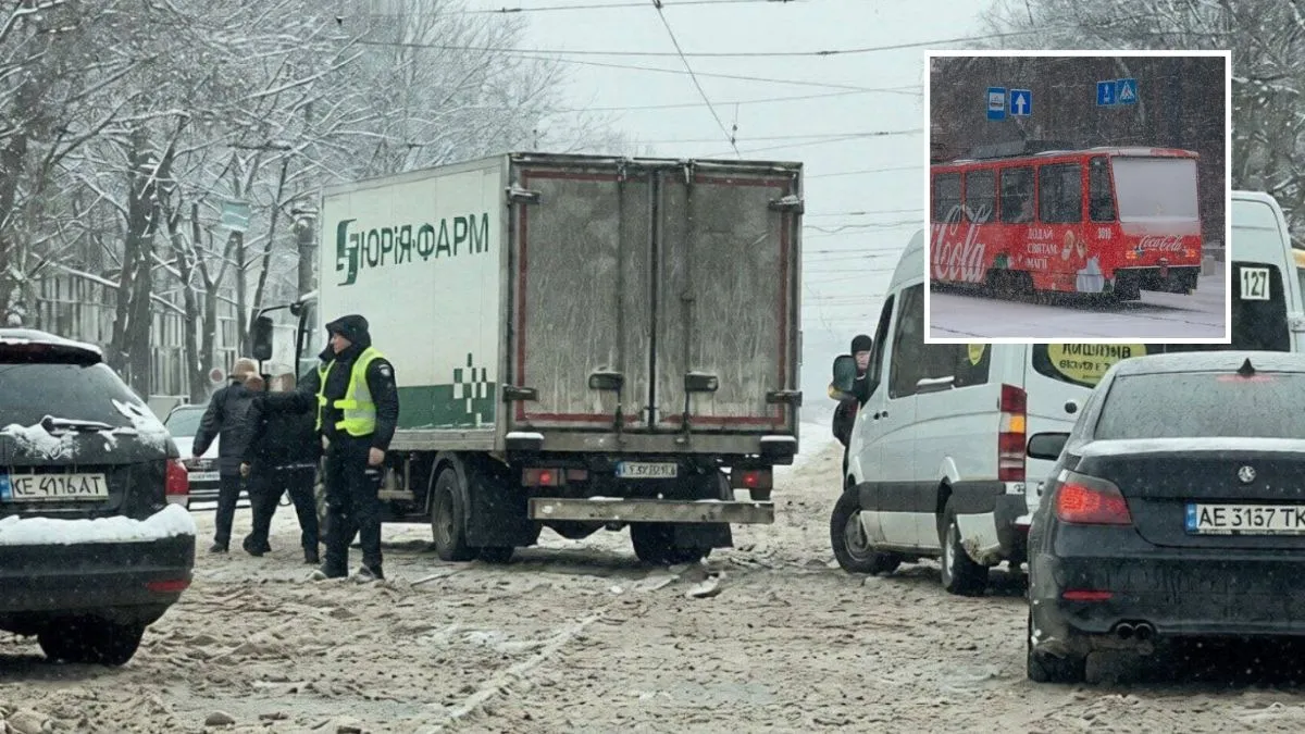 У Дніпрі після вибухів перекрили проїзд по проспекту Богдана Хмельницького: як курсує транспорт