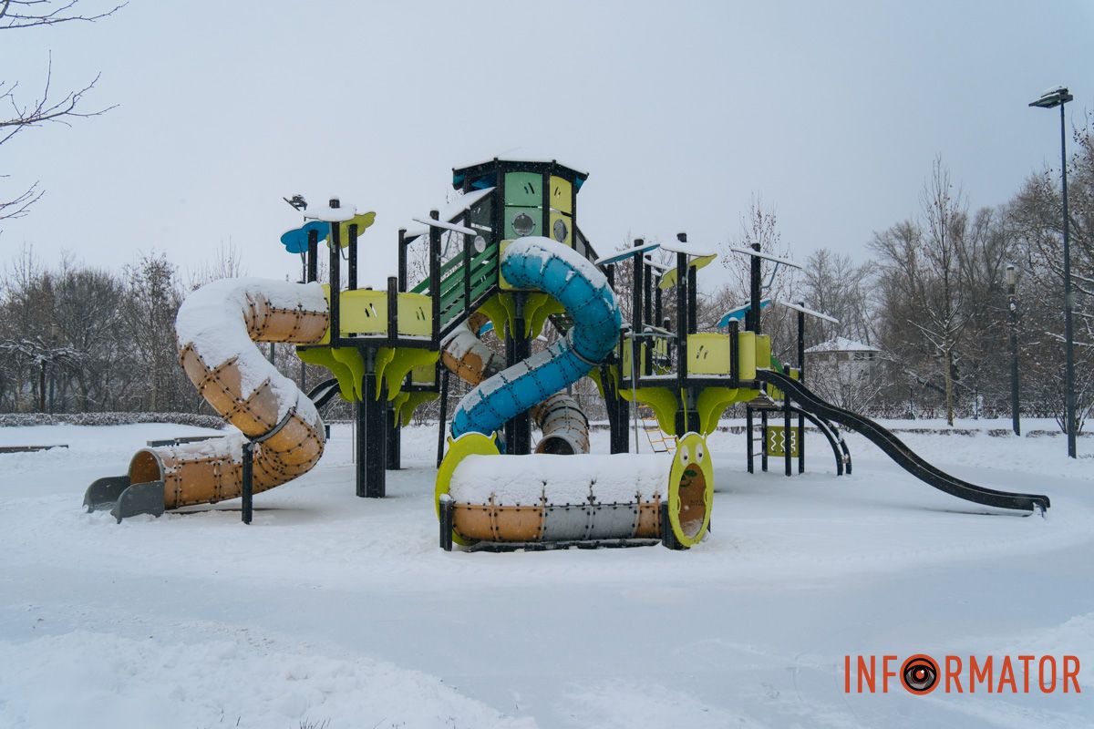 Одинокие детские горки