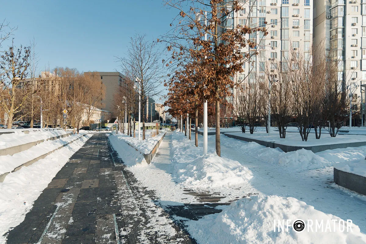 Площа Успенська у зимову пору року