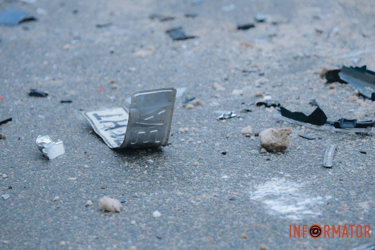 У Дніпрі на вулиці Робочій зіштовхнулись Skoda та «швидка»: рух ускладнений 7