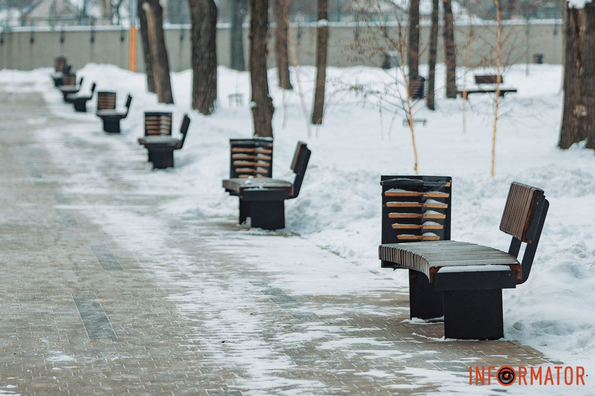 Оновлений сквер став зручним для родин з дітьми