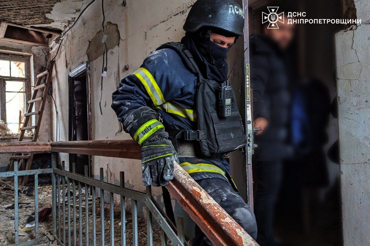 Постраждали також об’єкти інфраструктури Ракетно-дроновий удар по Кривому Рогу: у ДСНС показали перші фото, серед постраждалих – троє дітей 6