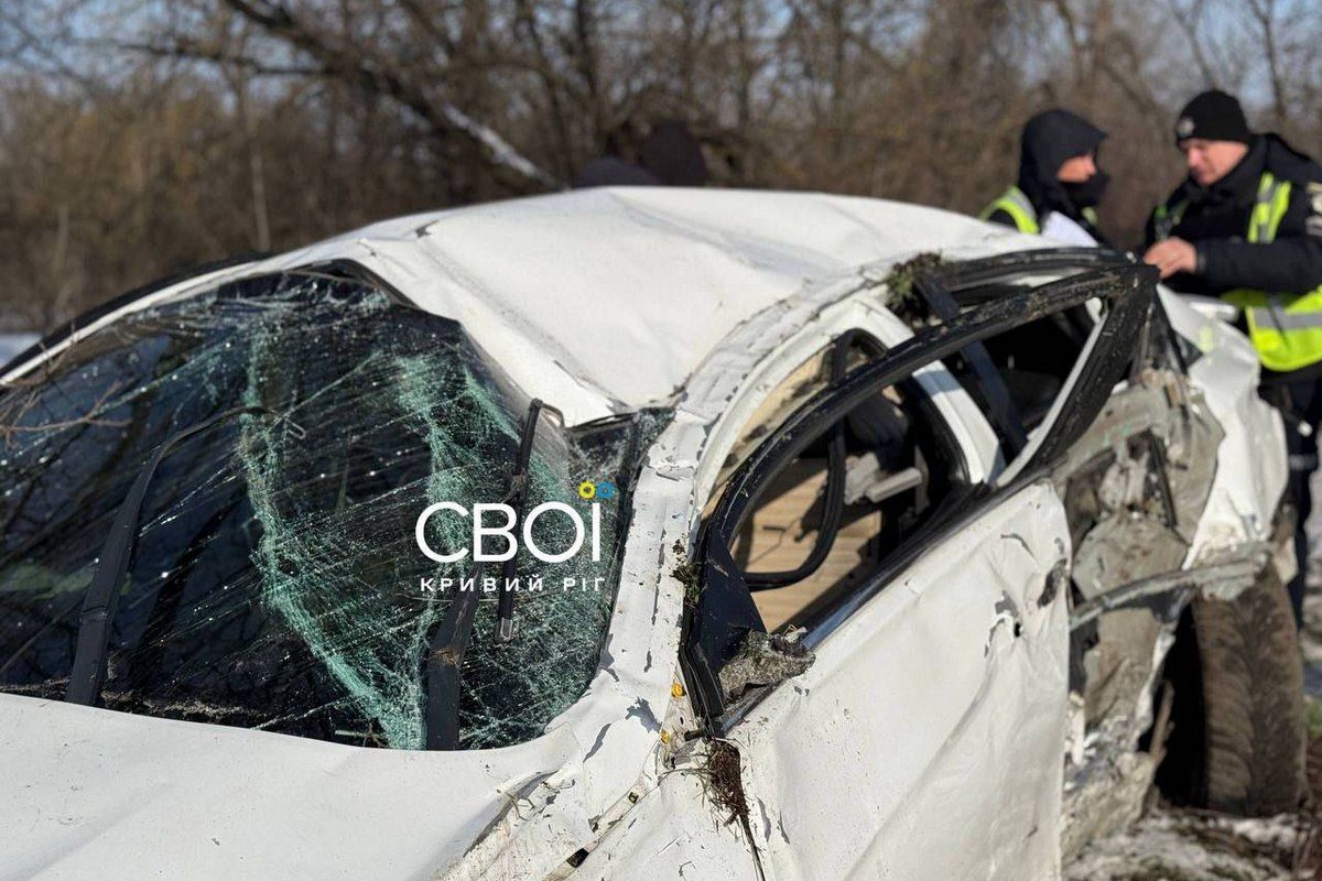  В районі таксопарку Hyundai влетів в електроопору