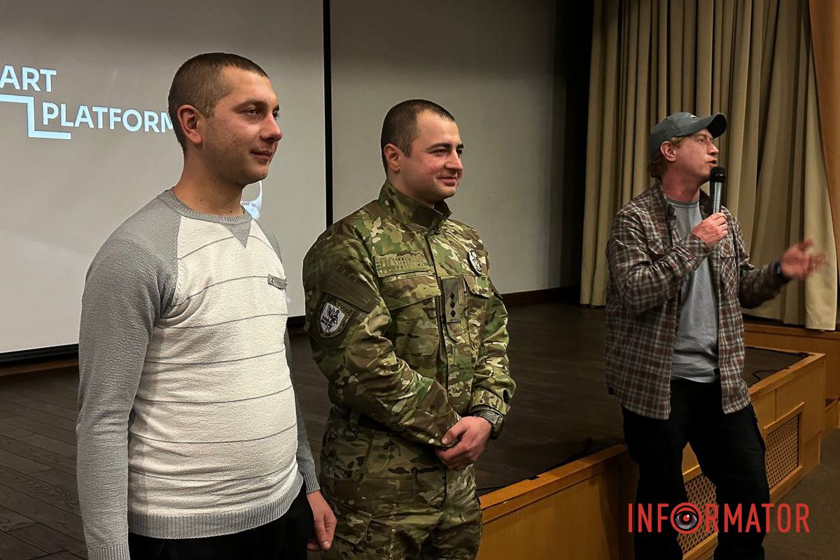 Фільм складається з історій людей, які залишалися в місті до останнього