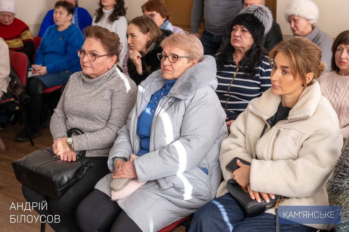 Мешканці Кам’янського задали наболілі питання міському голові та гендиректору ДТЕК «Дніпровські електромережі» 1