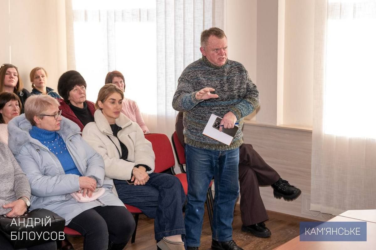 Мешканці Кам’янського задали наболілі питання міському голові та гендиректору ДТЕК «Дніпровські електромережі» 3