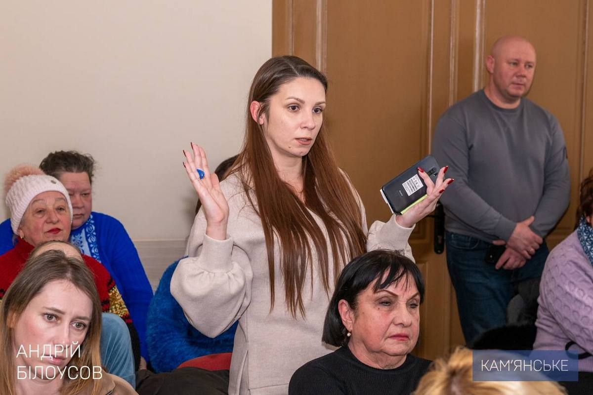 Мешканці Кам’янського задали наболілі питання міському голові та гендиректору ДТЕК «Дніпровські електромережі» 4