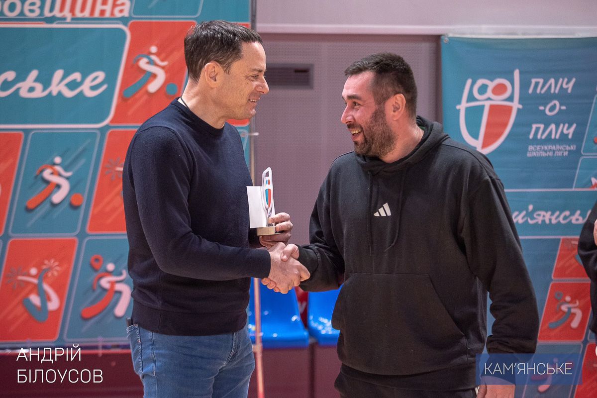 У Кам’янському нагородили фіналістів міського етапу всеукраїнського проєкту «Пліч-о-пліч» 1