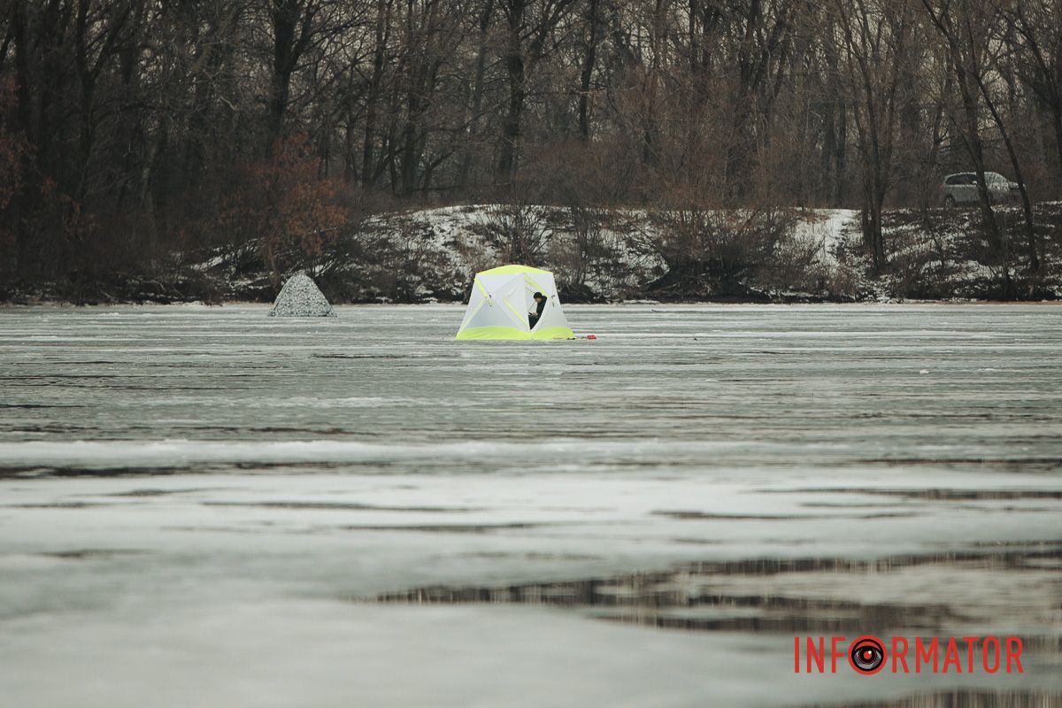 Смертельний ризик: у Дніпрі рибалки масово виходять на кригу під час відлиги 16