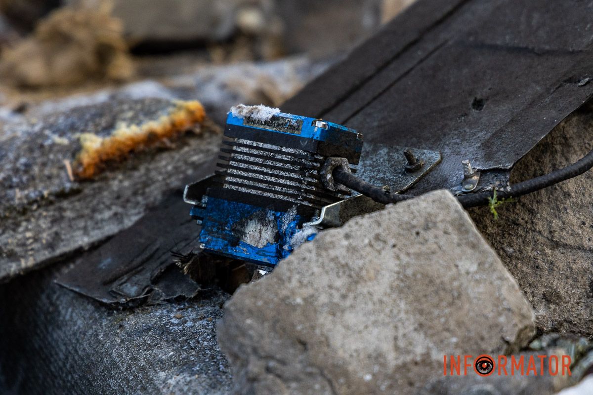 Ворожий БпЛА вбив чоловіка та жінку у Дніпрі: фото з місця атаки 5