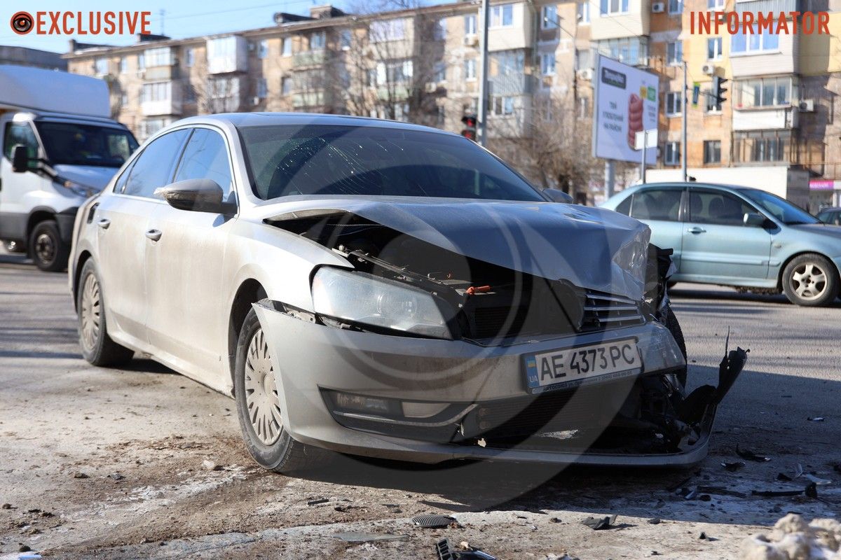 Пошкодження Volkswagen У Дніпрі на Поля Toyota перекинулася після зіткнення з Volkswagen 10