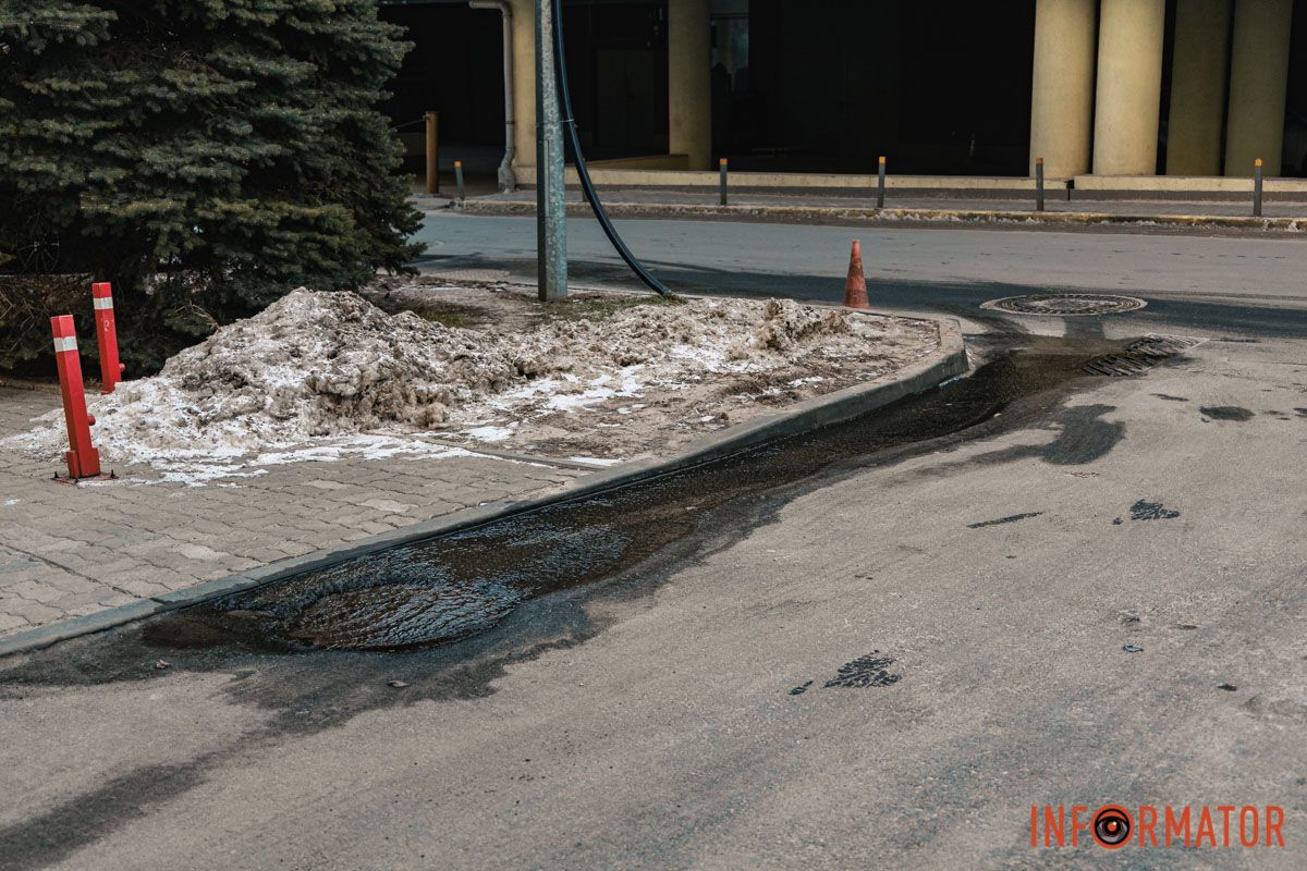 По состоянию на 16.02 коммунальщиков здесь еще не было