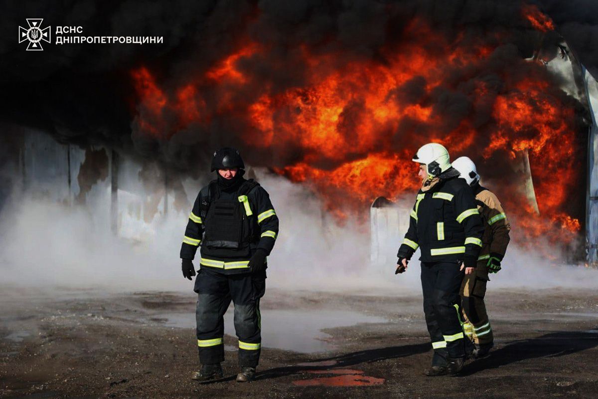Рятувальники ліквідовують наслідки атаки 4 лютого по Самарівському району