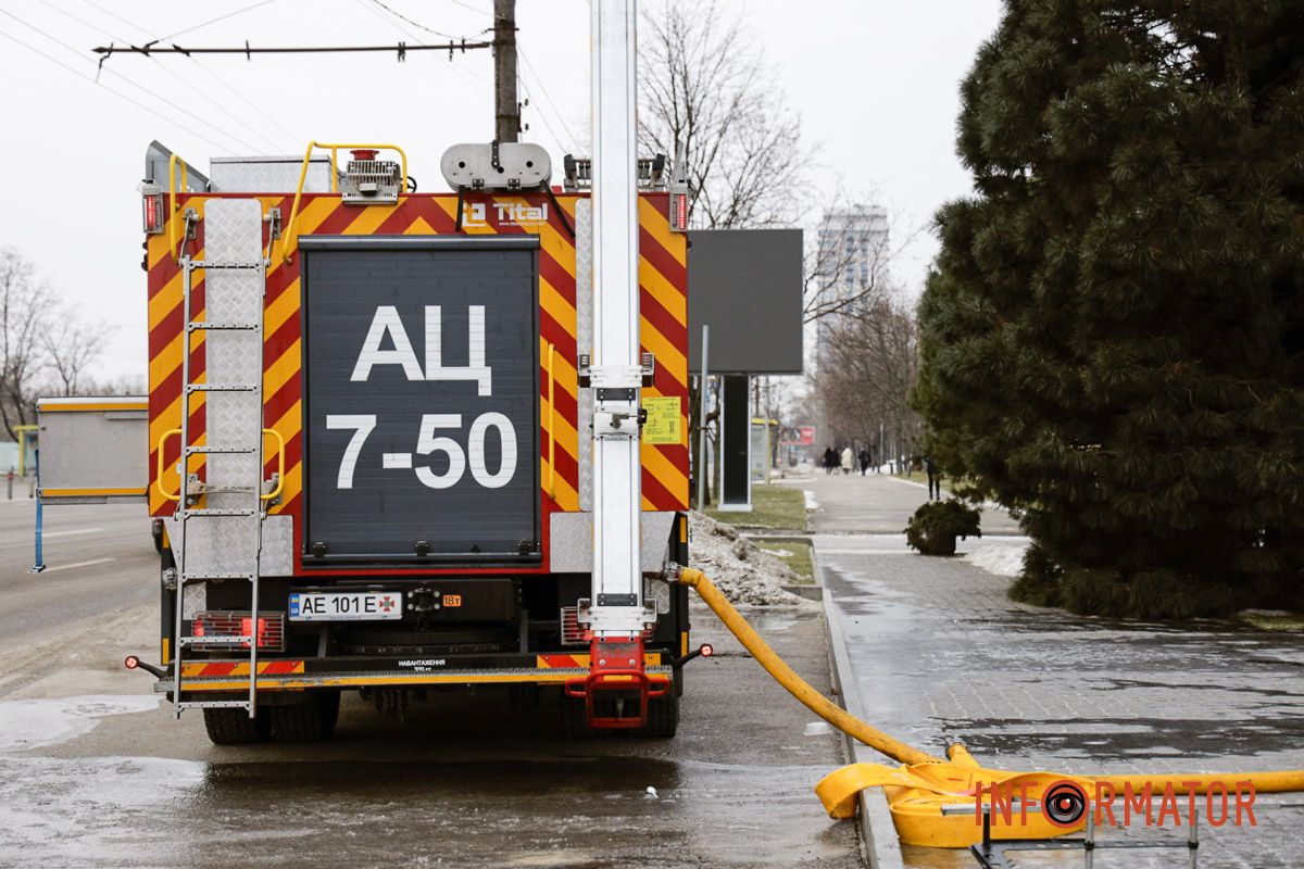 У Дніпрі Набережній Перемоги палав бізнес-центр “Куб” 4