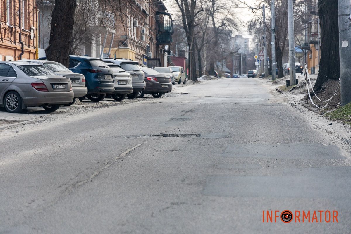 Машини б’ються днищем: в якому стані вулиця Виконкомівська у Дніпрі 2