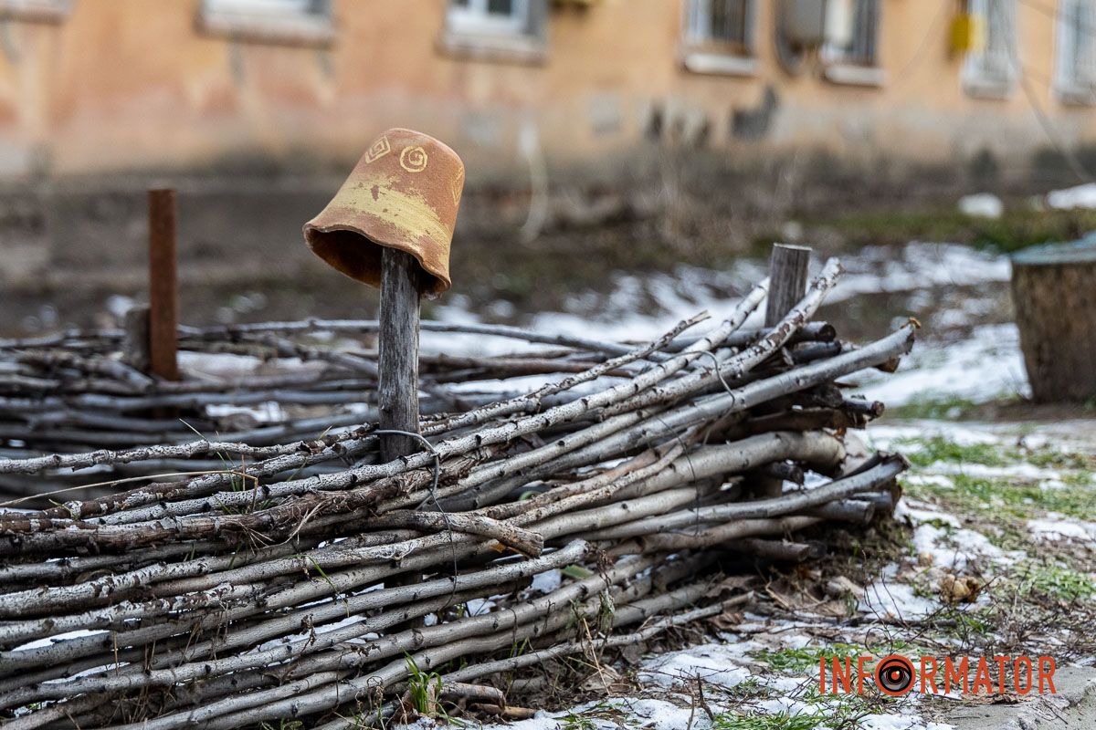 Лелека та криниця: як виглядає етноподвірʼя на Макарова у Дніпрі 8