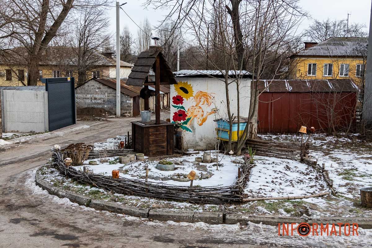 Лелека та криниця: як виглядає етноподвірʼя на Макарова у Дніпрі 9