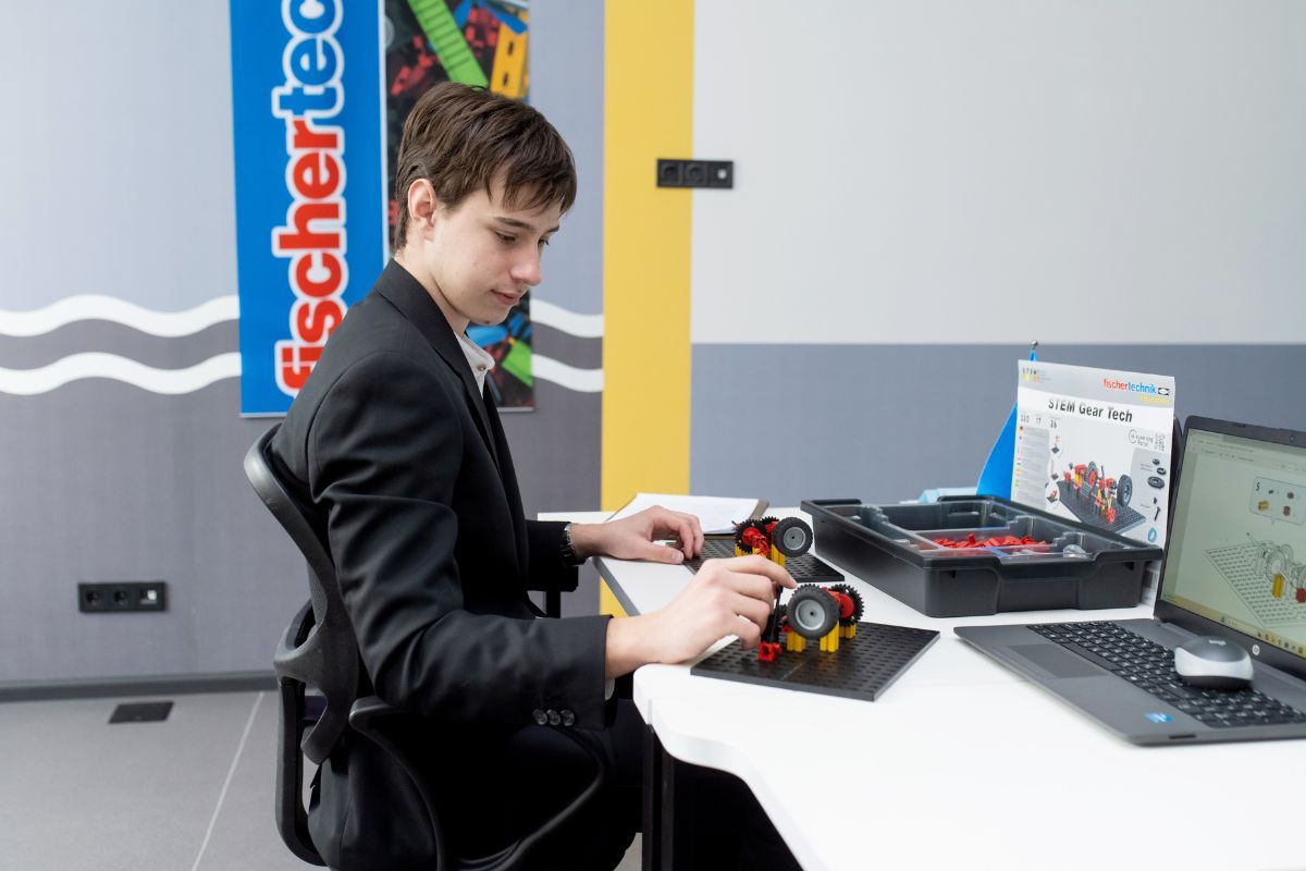 У нових кабінетах проводитимуть практичні заняття з мехатроніки