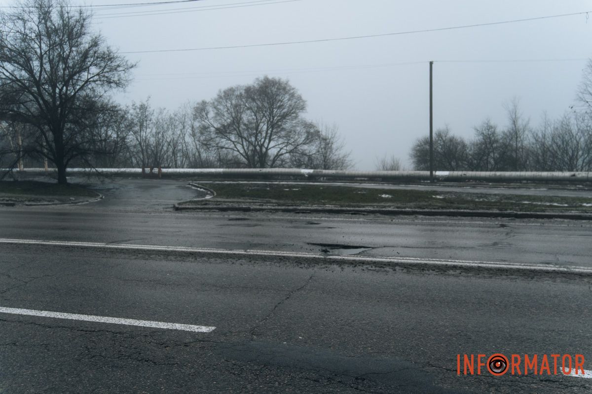 У Дніпрі на Космічній зʼявились «кратери» на дорогах 1