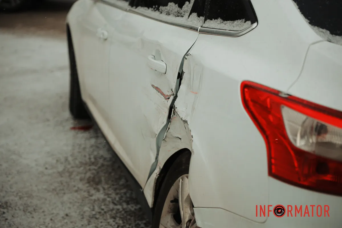 У Дніпрі на Космічній зіткнулись Audi, Skoda та Ford: є постраждалі, рух ускладнено 7