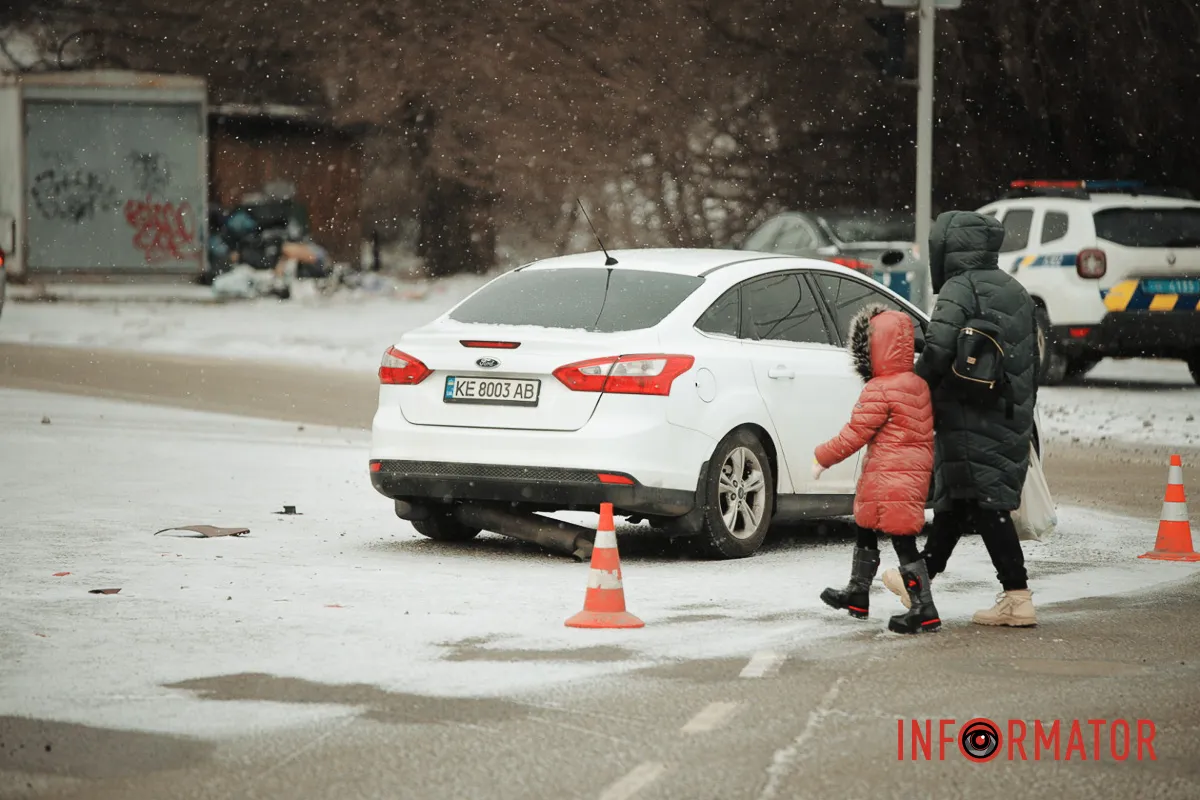 У Дніпрі на Космічній зіткнулись Audi, Skoda та Ford: є постраждалі, рух ускладнено 13