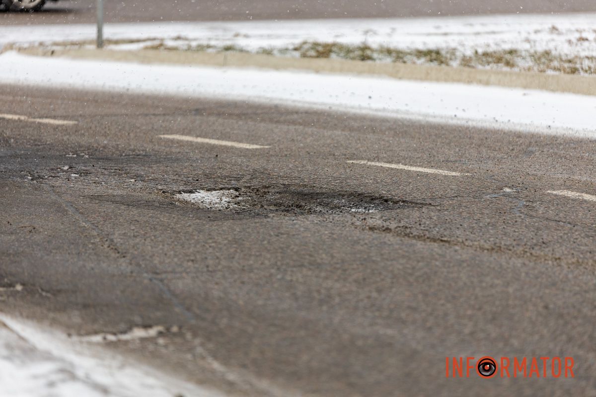 У Дніпрі через бездіяльність влади вулиці Аеропортівська та Старокодацька вкрились кратерами 4