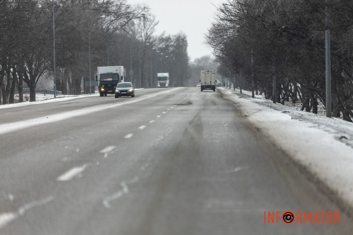 У Дніпрі через бездіяльність влади вулиці Аеропортівська та Старокодацька вкрились кратерами 9