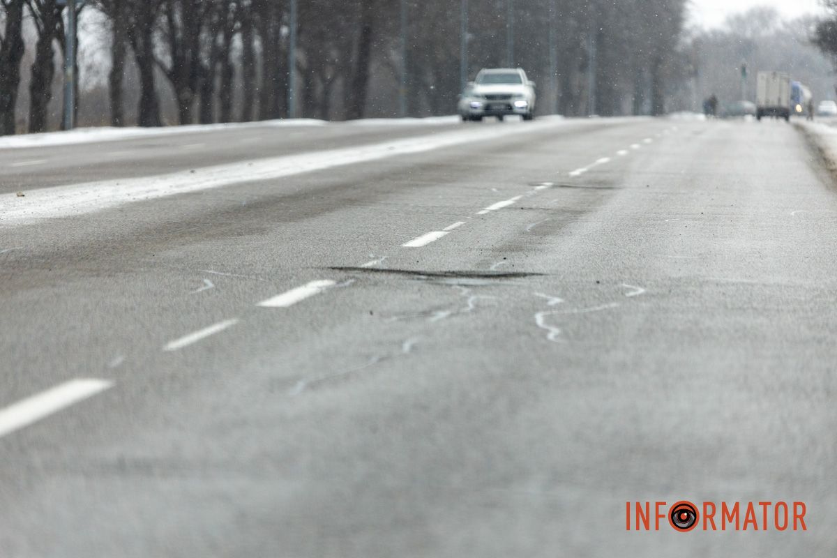 У Дніпрі через бездіяльність влади вулиці Аеропортівська та Старокодацька вкрились кратерами 11
