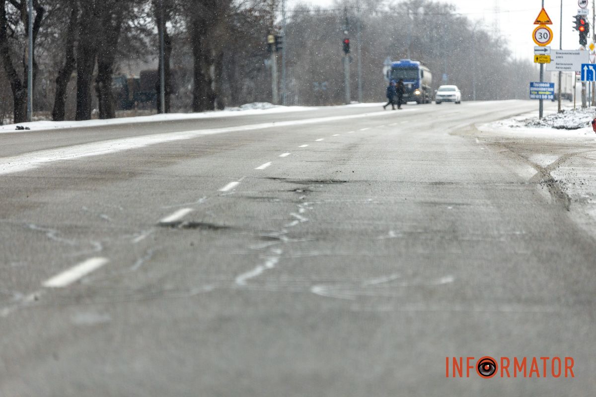 У Дніпрі через бездіяльність влади вулиці Аеропортівська та Старокодацька вкрились кратерами 12