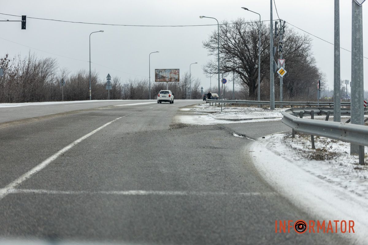 У Дніпрі через бездіяльність влади вулиці Аеропортівська та Старокодацька вкрились кратерами 14