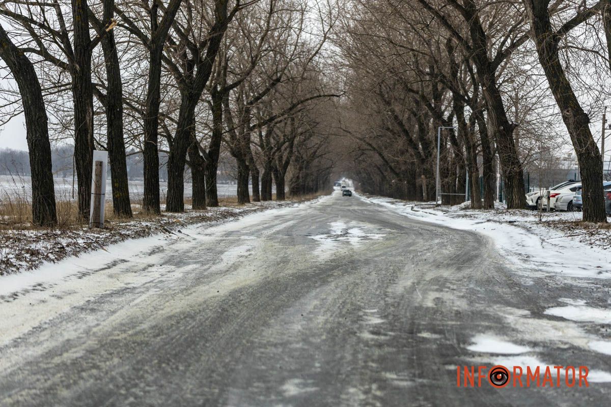 У Дніпрі через бездіяльність влади вулиці Аеропортівська та Старокодацька вкрились кратерами 16