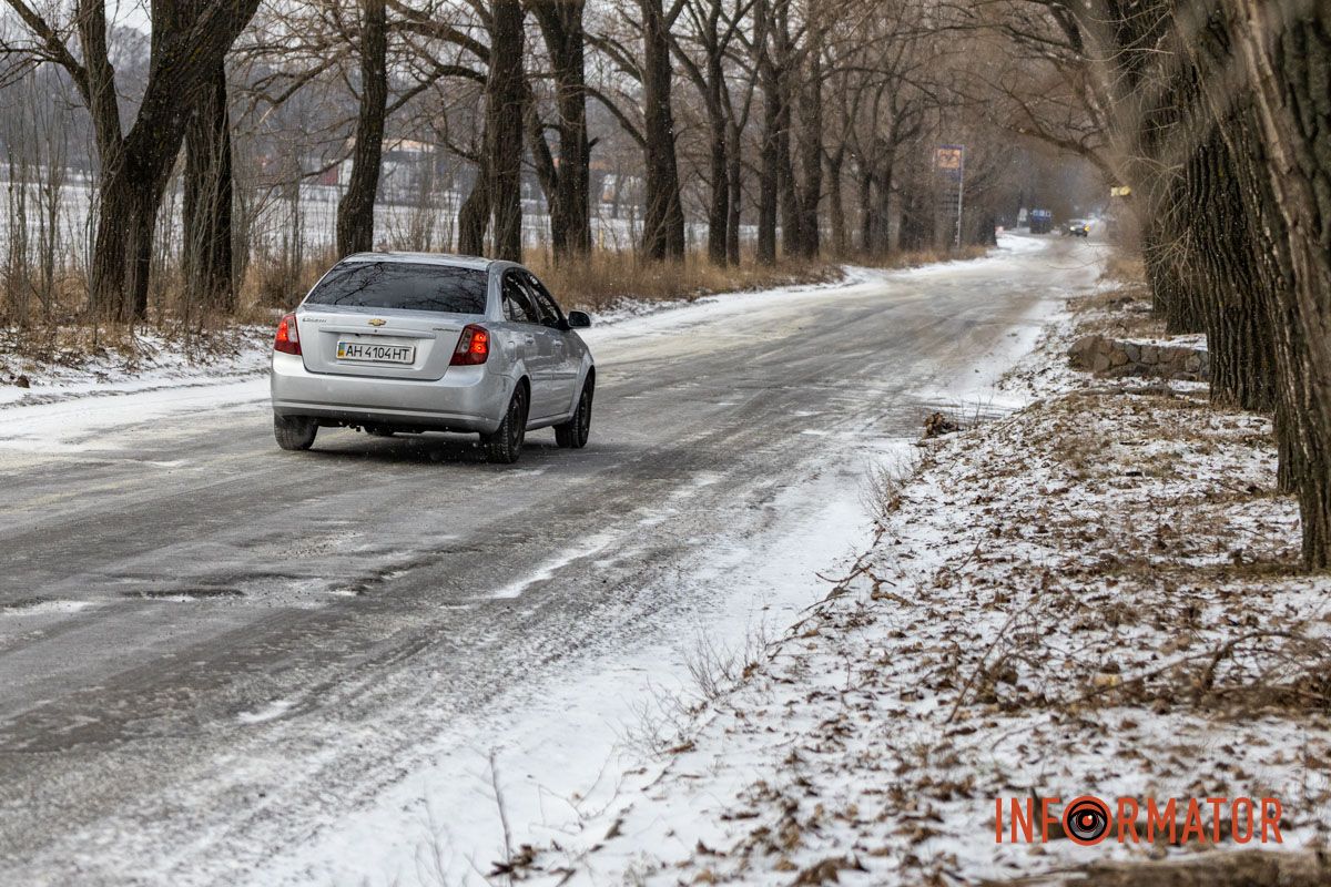 У Дніпрі через бездіяльність влади вулиці Аеропортівська та Старокодацька вкрились кратерами 26