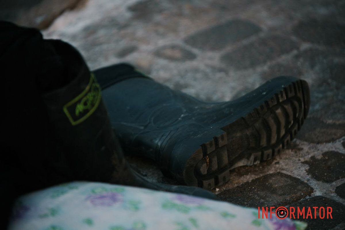 Рятувальники, медики та поліцейські: що трапилось на проспекті Поля у Дніпрі 12